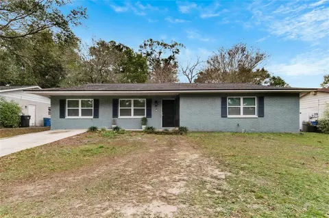 1205 Oak Valley Dr, Seffner, FL 33584
