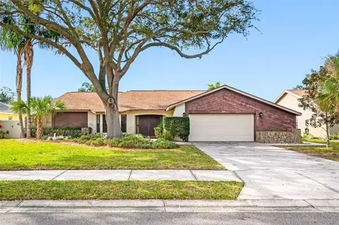 5025 Bridgeport Dr, Safety Harbor, FL 34695
