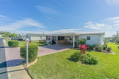 37532 New Horizons Blvd, Zephyrhills, FL 33541