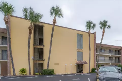 4435 1st St NE #108, Saint Petersburg, FL 33703