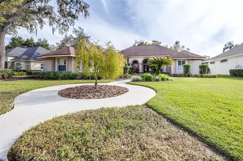 4905 Sylvan Oaks Dr, Valrico, FL 33596