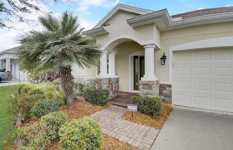 1404 Misty Valley Dr, Brandon, FL 33510