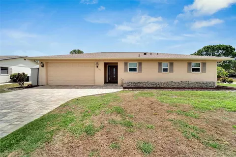 1701 El Rancho Dr, Sun City Center, FL 33573