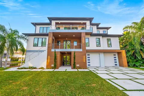 6014 Kipps Colony Dr E, Gulfport, FL 33707