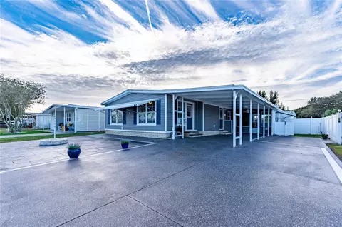 36934 Grace Ave, Zephyrhills, FL 33542