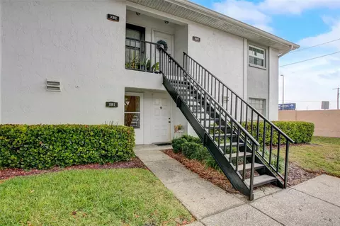 3804 N Oak Dr #X81, Tampa, FL 33611