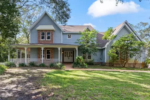 9550 93rd St, Seminole, FL 33777