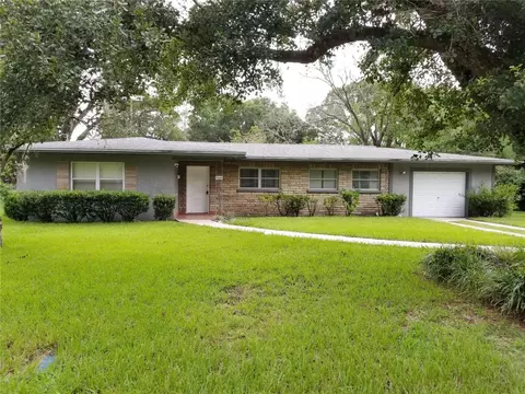1406 Oakdale St, Plant City, FL 33563