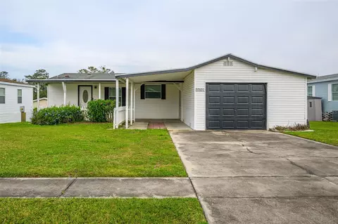 37651 Newport Dr, Zephyrhills, FL 33542