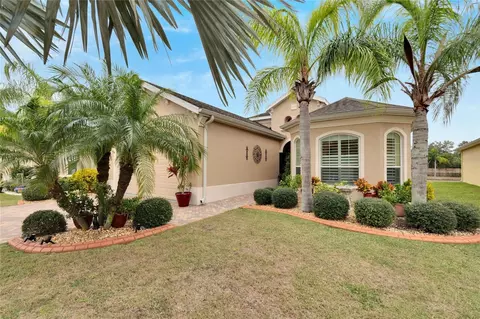 1637 Emerald Dunes Dr, Sun City Center, FL 33573