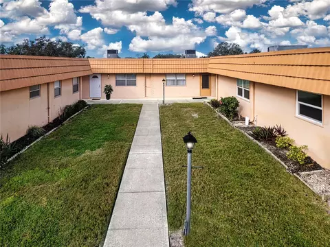 1801 Bedford Ln #44, Sun City Center, FL 33573