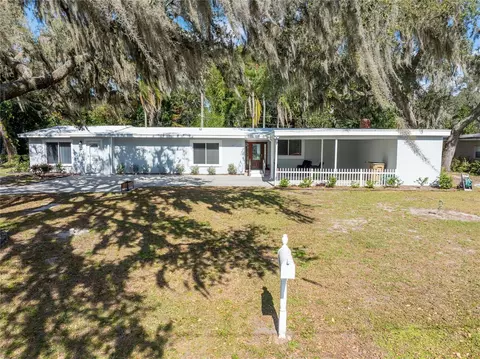 802 E River Dr, Temple Terrace, FL 33617