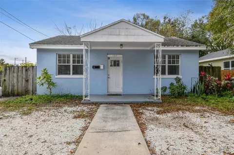 102 W Cayuga St, Tampa, FL 33603