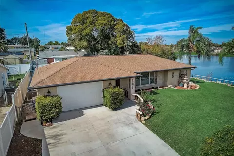 1539 Roundtree Rd, Holiday, FL 34690