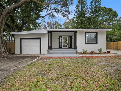 8511 Sunbeam Ln, Tampa, FL 33615