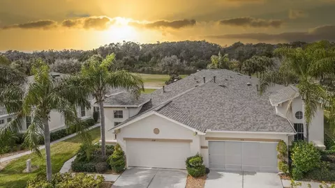 1218 Lyndhurst Greens Dr #8, Sun City Center, FL 33573