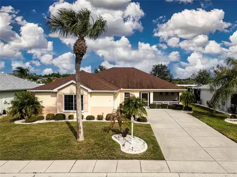 2330 Emerald Lake Dr, Sun City Center, FL 33573