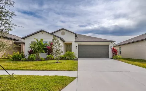 5490 Blue Azure Dr, Wimauma, FL 33598