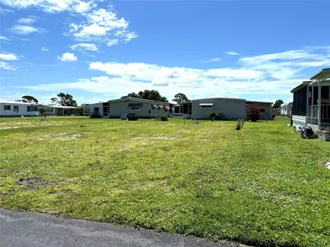 239 Estrada, North Port, FL 34287