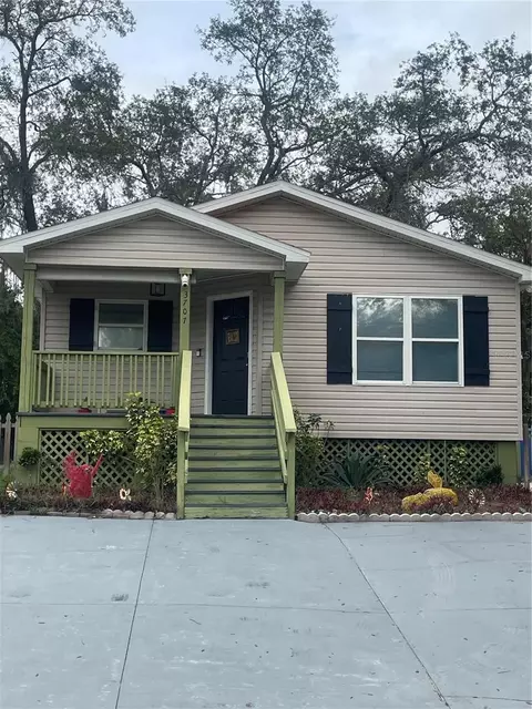 3707 Wiggins Leaf St, Tampa, FL 33619