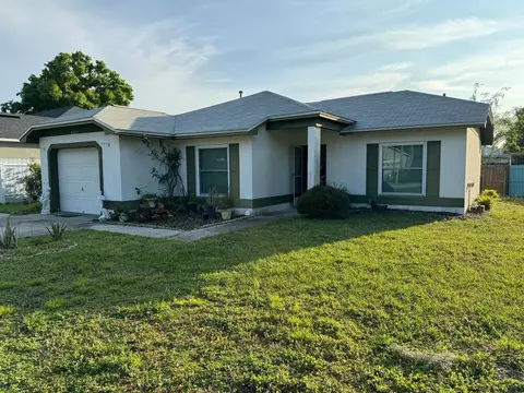 6827 Palomino Dr, Lakeland, FL 33811