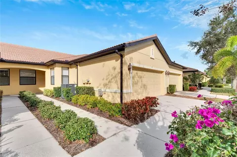 313 Bluewater Falls Ct, Apollo Beach, FL 33572