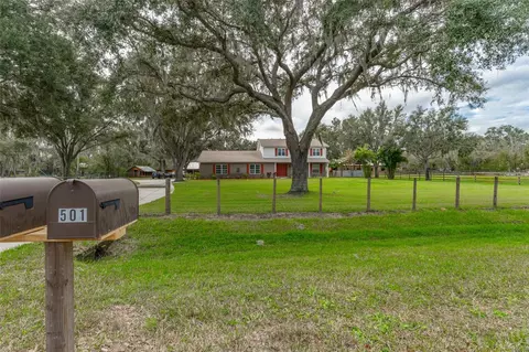 501 Cloverleaf Dr, Lithia, FL 33547