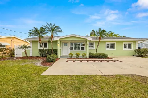 4763 Shore Acres Blvd NE, Saint Petersburg, FL 33703