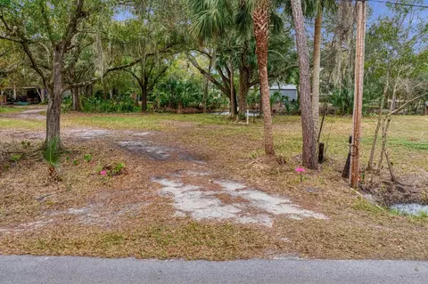 Seagull Way, Tampa, FL 33635