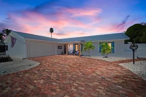 6514 King Palm Way, Apollo Beach, FL 33572