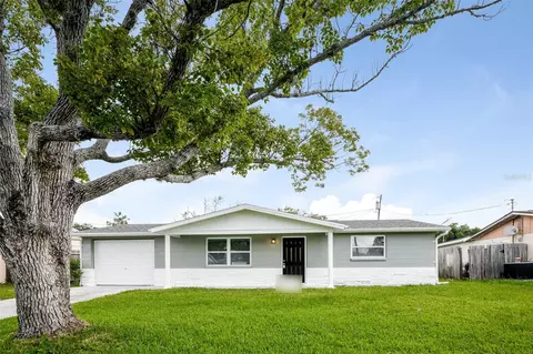 5111 Stardale Dr, Holiday, FL 34690