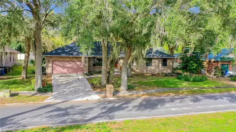 2107 Herndon St, Dover, FL 33527