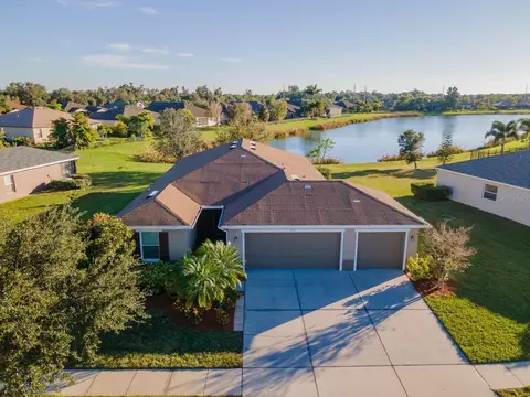 225 Star Shell Dr, Apollo Beach, FL 33572