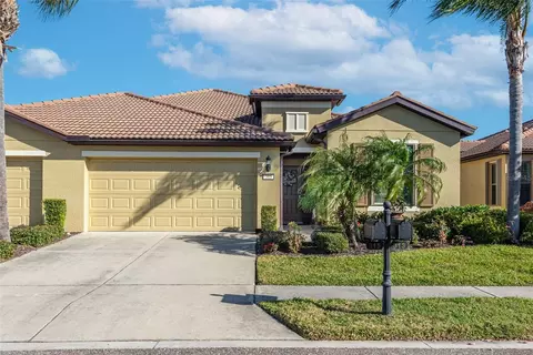 313 Mystic Falls Dr, Apollo Beach, FL 33572