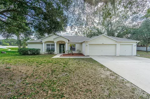 9302 Barrington Oaks Dr, Dover, FL 33527