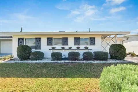 1516 Belle Glade Ave, Sun City Center, FL 33573