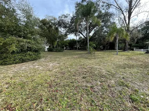 304 Springdale Pl, Temple Terrace, FL 33617