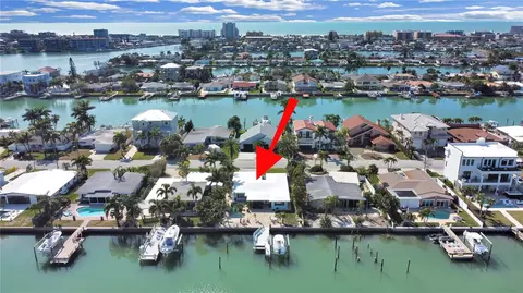 11305 6th St E, Treasure Island, FL 33706