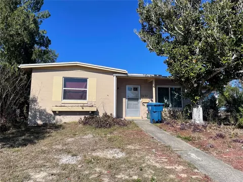 7031 Holiday Dr, Spring Hill, FL 34606