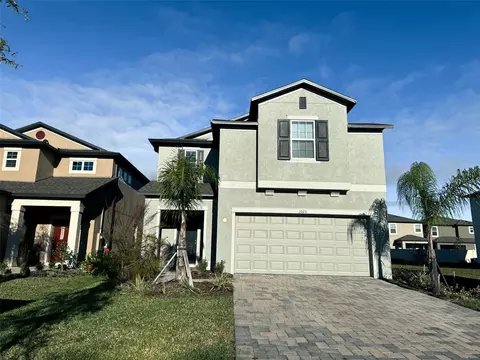 2925 Adams Cross Dr, Zephyrhills, FL 33540
