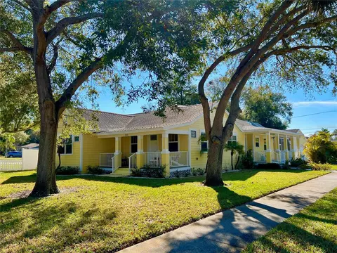 203 Grove Cir S, Dunedin, FL 34698