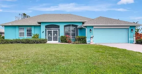 555 Rotonda Cir, Rotonda West, FL 33947