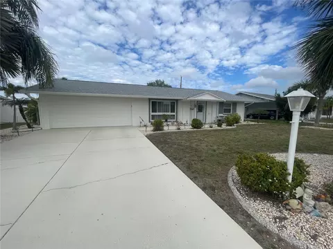 717 Bel Air Ave, Sun City Center, FL 33573