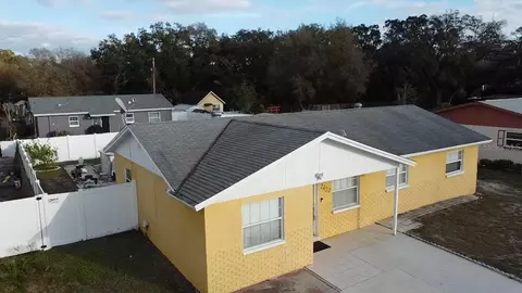 2422 Wishing Well Cir, Tampa, FL 33619