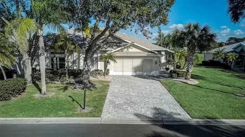 1624 Nantucket Dr, Sun City Center, FL 33573