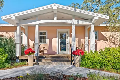 266 Park Cir S, Dunedin, FL 34698