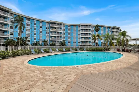 3315 58th Ave S #604, Saint Petersburg, FL 33712