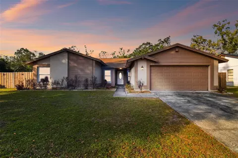 3809 Cloverhill Ct, Brandon, FL 33511