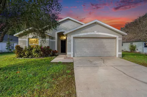 1921 Tupelo Ln, Wesley Chapel, FL 33543