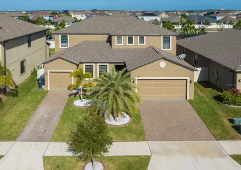 9906 Smarty Jones Dr, Ruskin, FL 33573